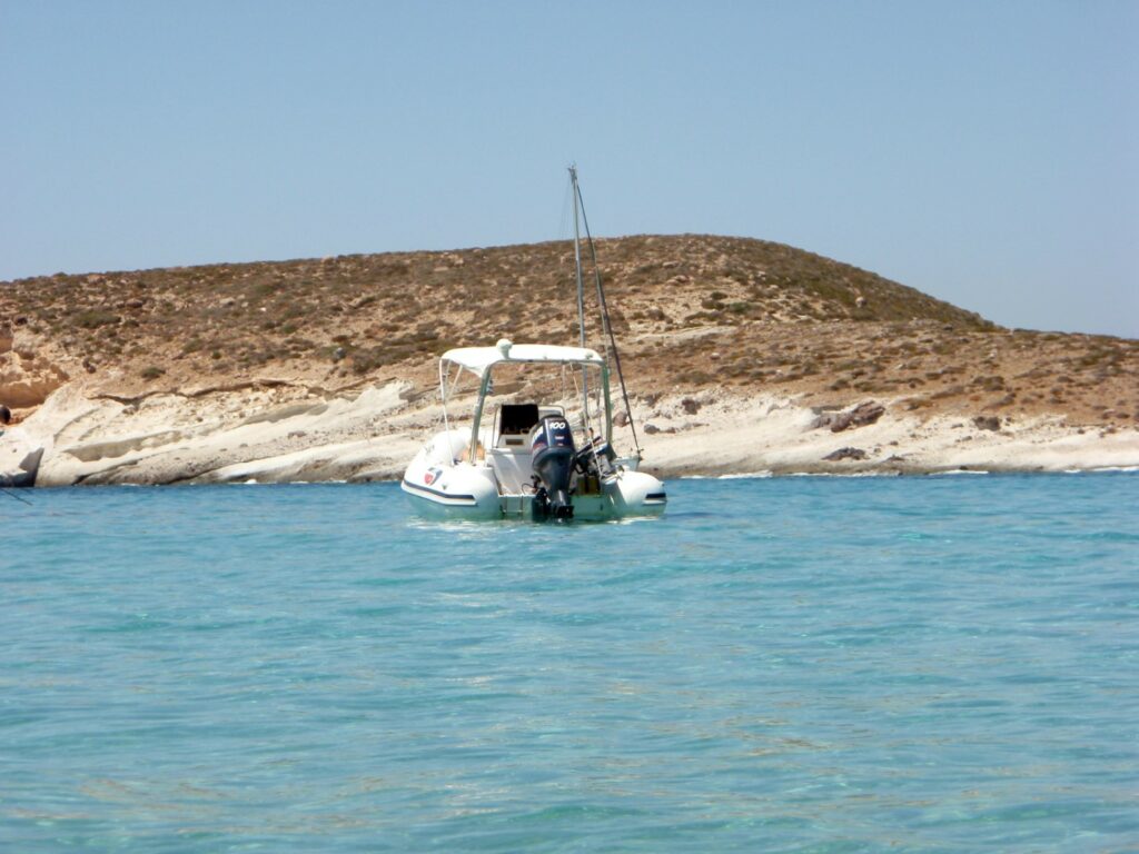 private boat cruise experience in Sifnos Sifnos boat rental 104 A La Mer