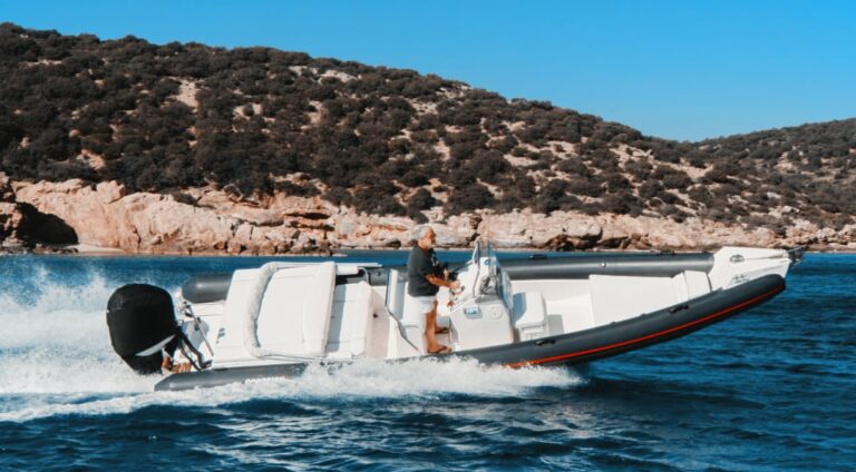 Boat rental service in Sifnos A La Mer - Sifnos rent a boat