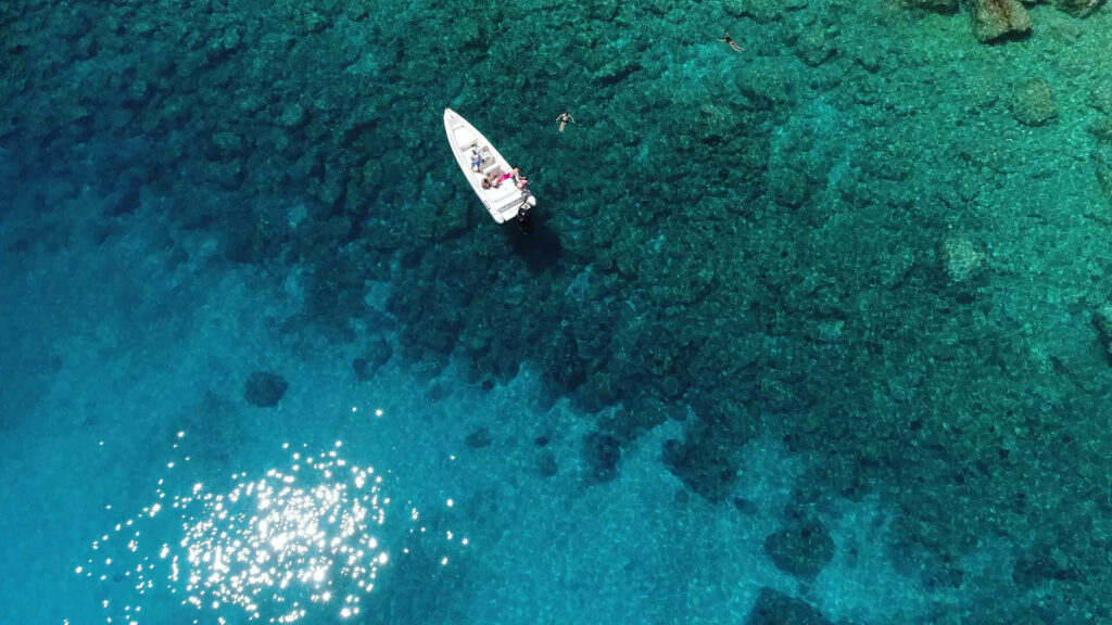 Sifnos boat rental service - A La Mer boat renting company in Greece
