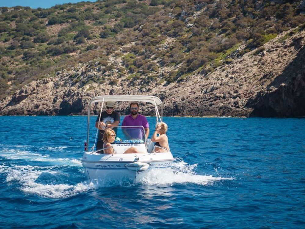 Drive your own boat in Sifnos Greece without a captain-skipper