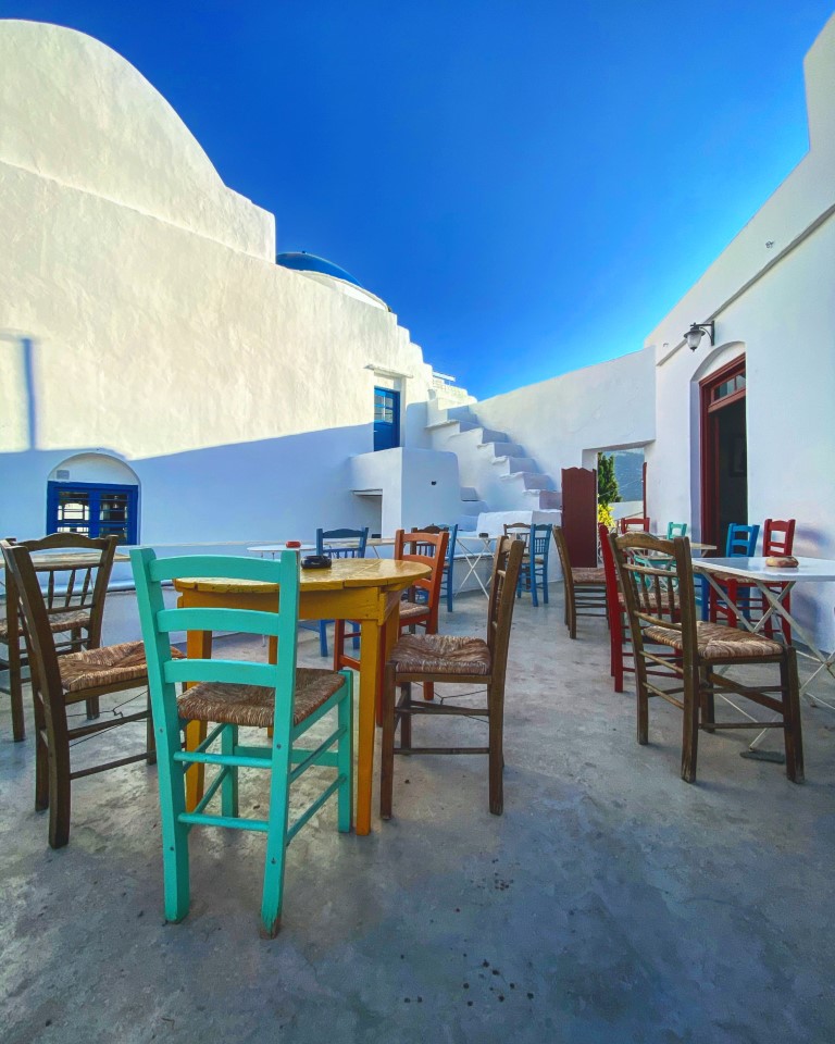 Mosaico top restaurant to eat traditional Greek local food dishes in Sifnos Island